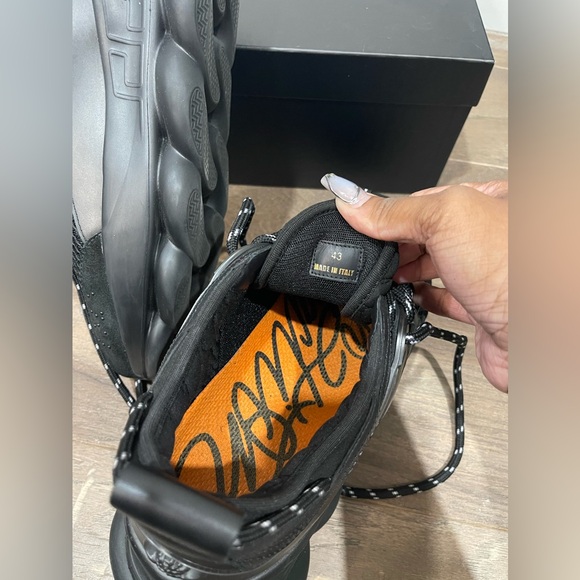 Versace Sneakers | Chain Reaction | size 43 - Picture 3 of 5